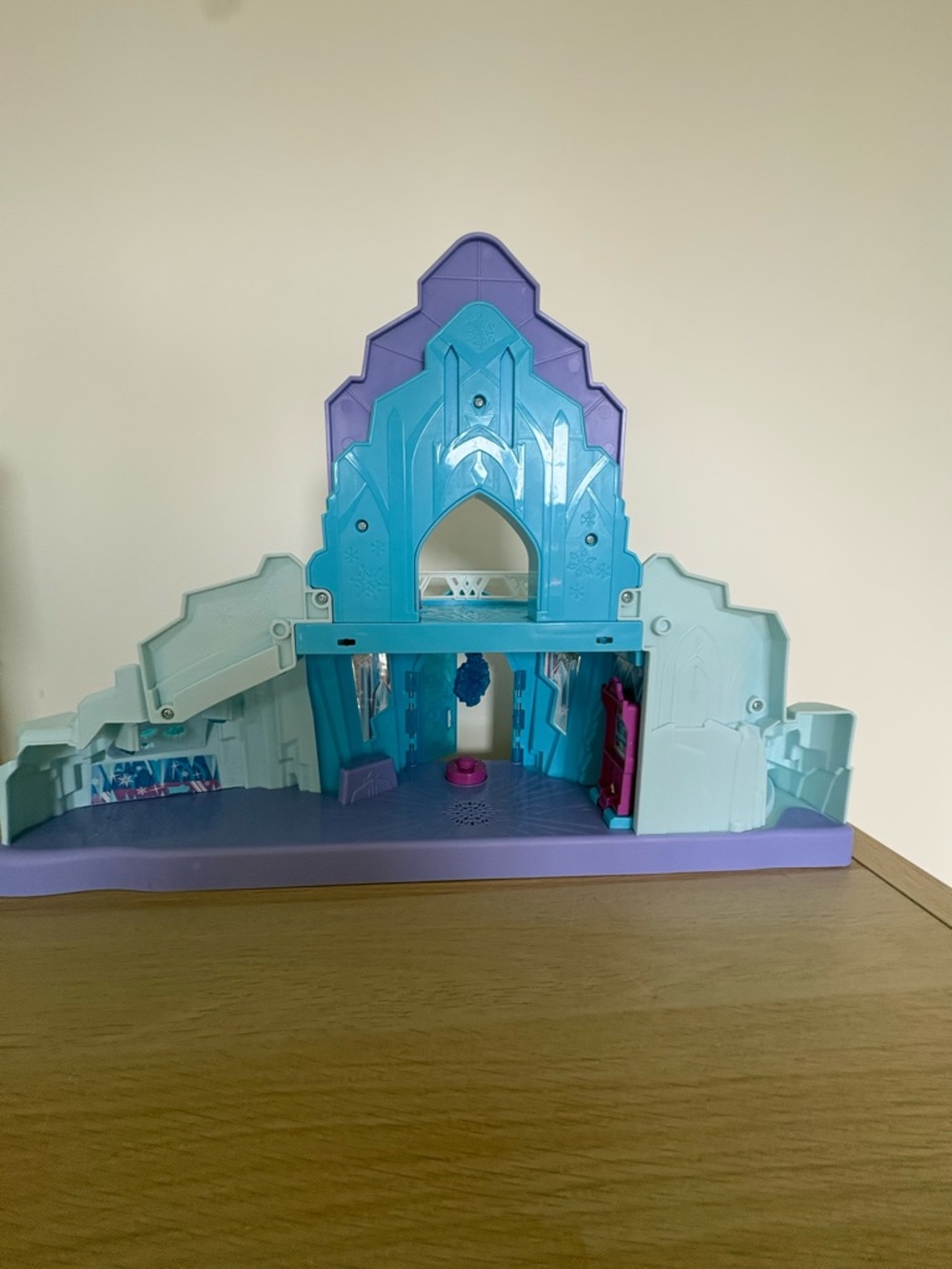Fisher-Price Little People Disney Frozen Musical Ice Palace Interactive Playset - Picture 5 of 5